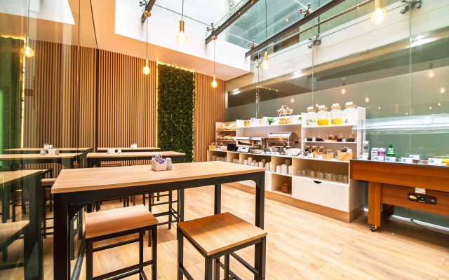 The Azoriani Boutique, Ascend Hotel Collection