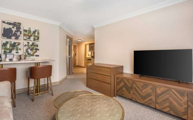 Velora Hinton, Ascend Hotel Collection