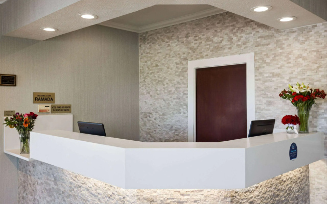 Ramada by Wyndham Moses Lake