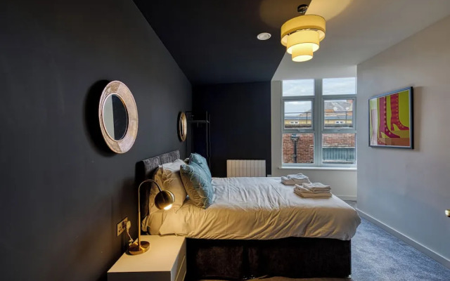 Renaissance House Apartments