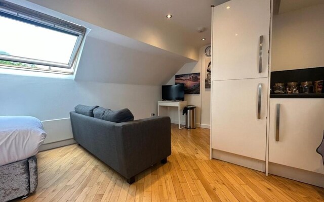 Stunning 1-bed Studio in Pudsey