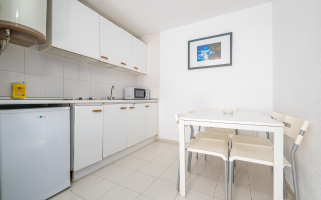 Apartaments AR Monjardí