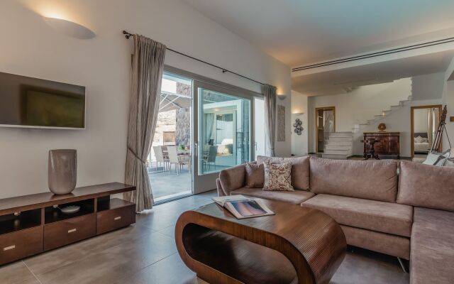Kaminos Private Villa