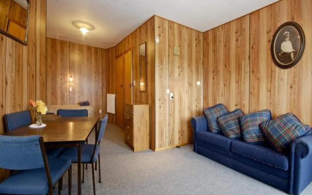 Owaka Lodge Motel – Guest Rooms – Owaka