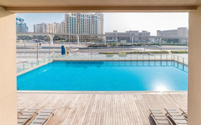Yanjoon Holiday Homes - Palm Views