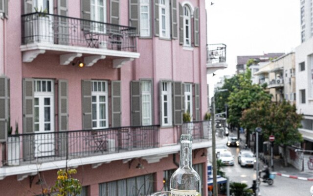 White city Eclectic design Apartments
