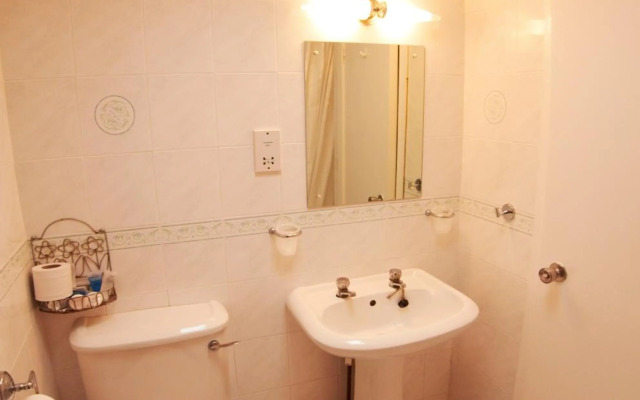 Abbotsford Hotel