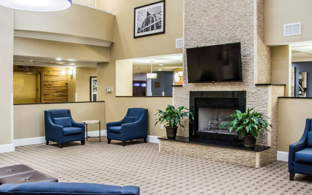 Comfort Suites University - Research Park