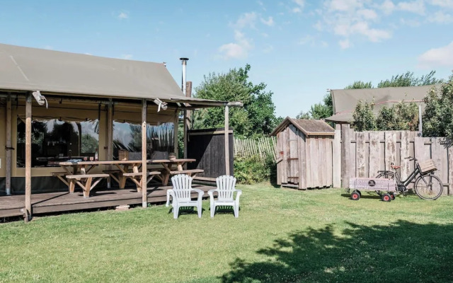 Woodlodge in Duynpark With Scenic Views