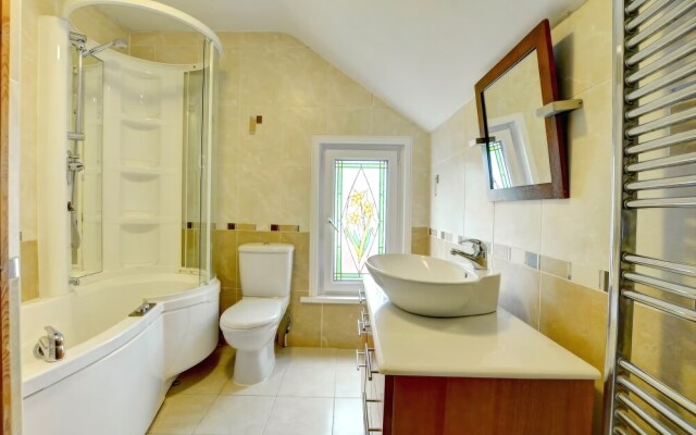 Pentre Farmhouse