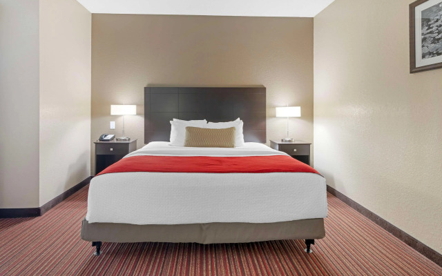 Best Western Plus Bradbury Inn & Suites