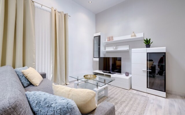 Stylish 1BR Apartment Steps to the Promenade