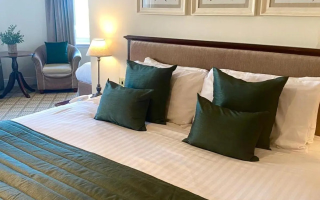 The Royal George Hotel