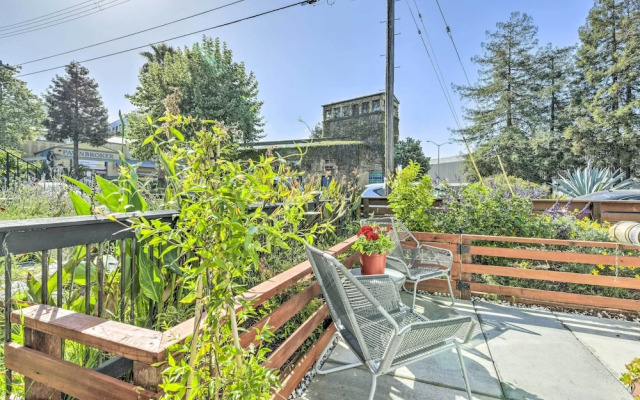 Sunny Oakland Retreat w/ Patio & Cute Garden!