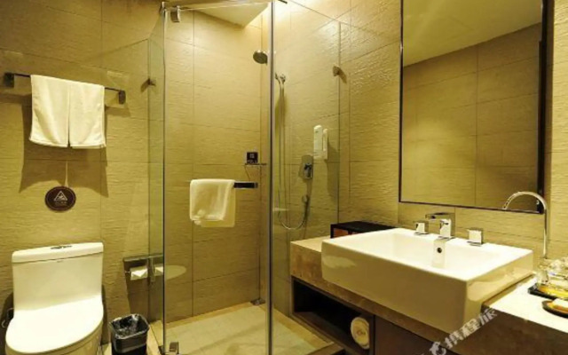 Homeinn Plus Hotel (Guiyang Qianlingshan Park Yan'an West Road Subway Station)