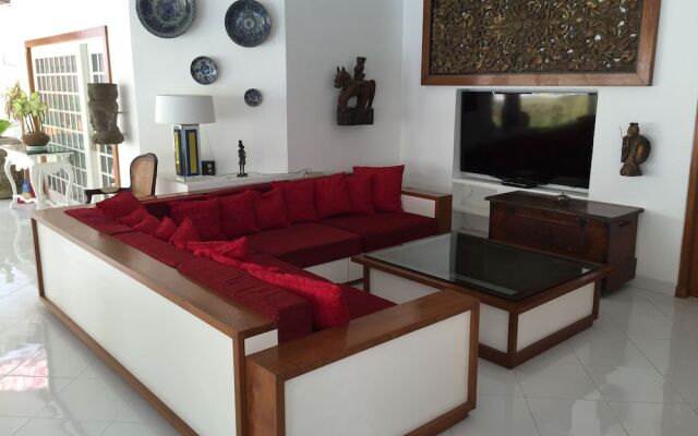 Yogyakarta Tropicana Villa