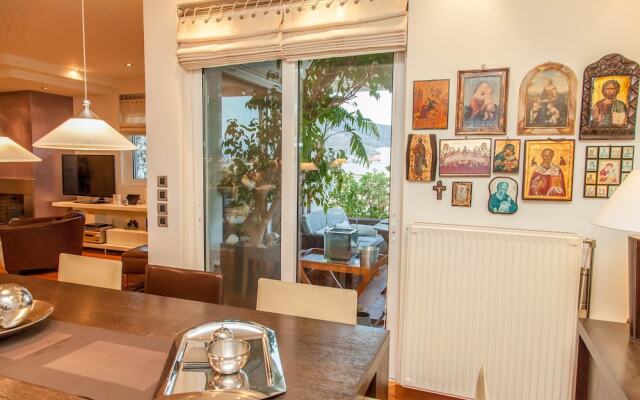 Beautiful apartment at Glyfada-Athens