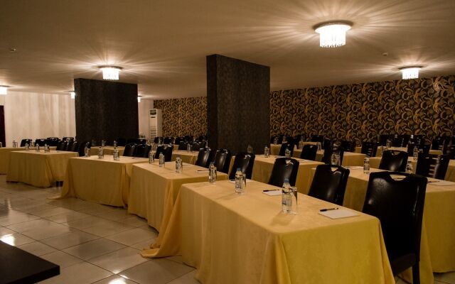 Al Murjan Palace Hotel
