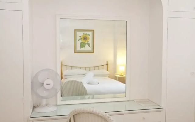 A Place Like Home - Two Bedroom Apartment in Knightsbridge