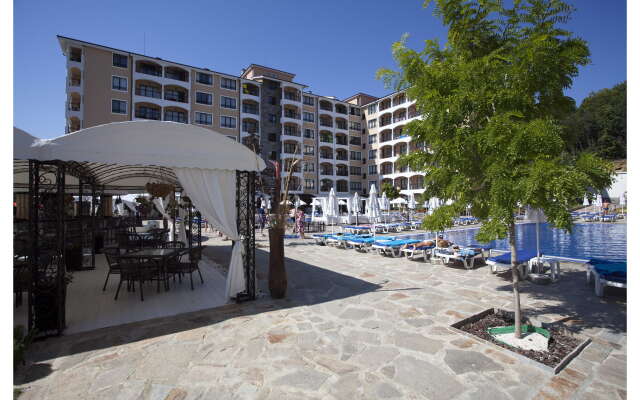 Apart-Hotel "Bendita-Mare"