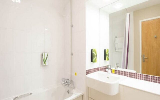 Premier Inn Manchester Trafford Centre Sth