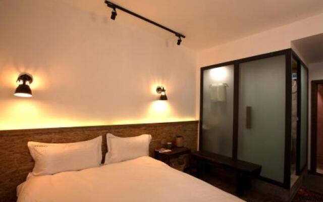 Siguniang Mountain Xileju Theme Inn