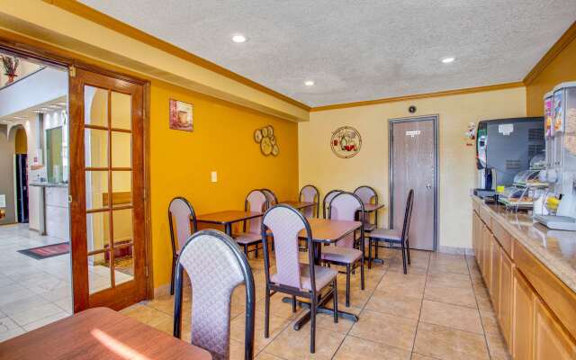 Econo Lodge Inn & Suites Albuquerque East I-40 Eubank Exit