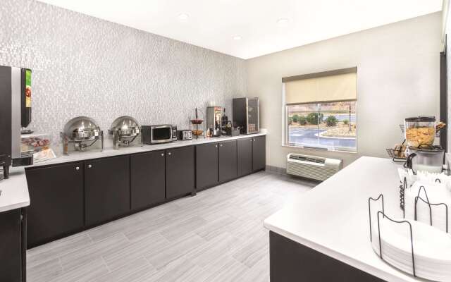 La Quinta Inn & Suites by Wyndham Rome