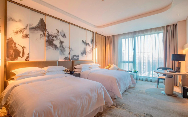 Sheraton Yunfu Xinxing Hotel