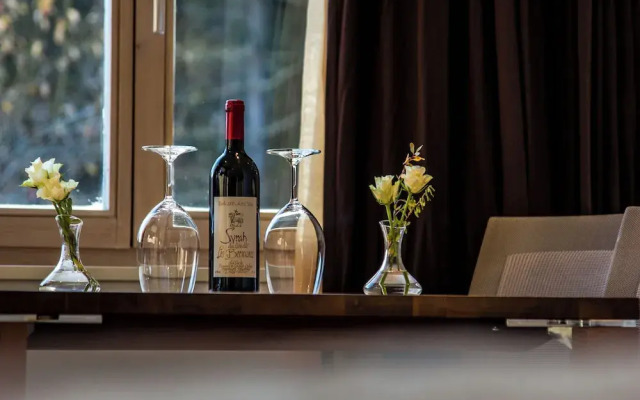 Waldhotel Fletschhorn - Panoramic Retreat in Saas Fee