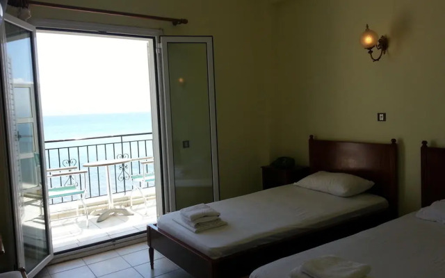 Artemis Hotel