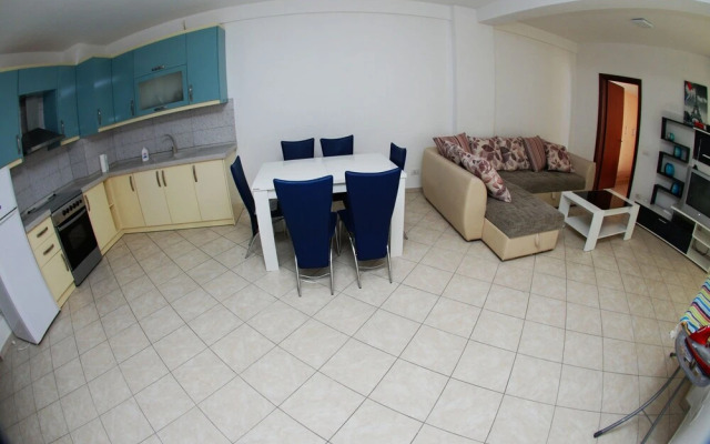 Lidis Apartments