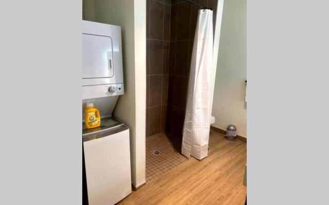 3E-Spacious close to PITT/CMU/Carlow, Sleeps 4