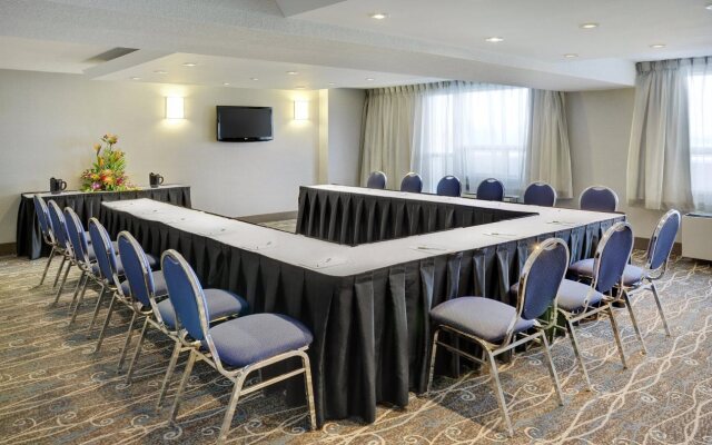 Holiday Inn Hotel & Suites London by IHG