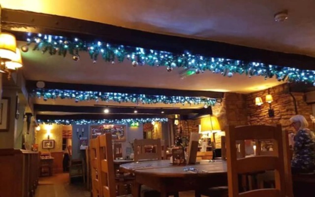 Crown Inn At Tolldown