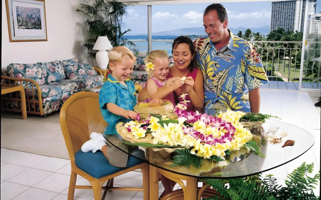 Waikiki Shore by OUTRIGGER