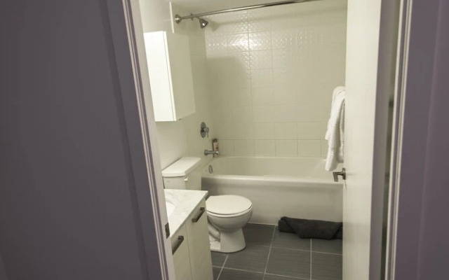 Life Suites Queen Street 2 Bed Apartment