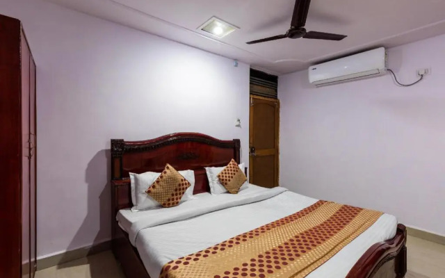 OYO Flagship 40796 Banjara Luxury Stay