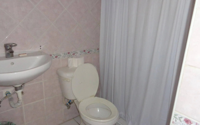 RIG Hostel Boca Chica Back Packer