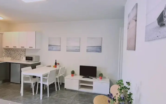14 AN - 114 Nissi Twins Apartment