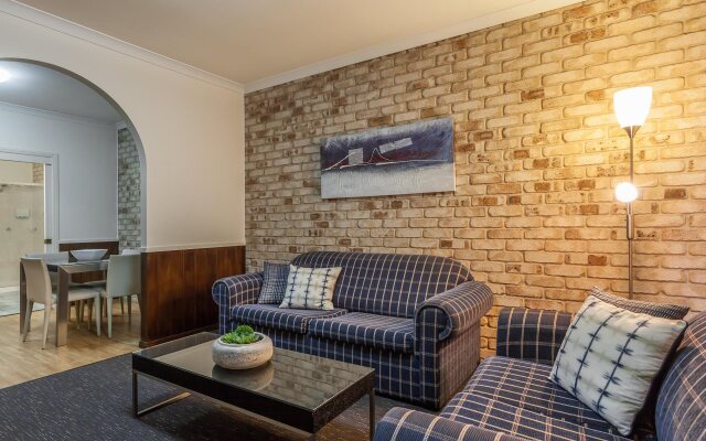 Highlander Motor Inn & Apartments