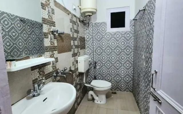Abhiaak Regency by OYO Rooms