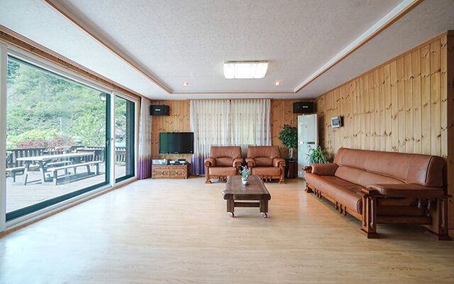 Gapyeong Sanneoul Pension