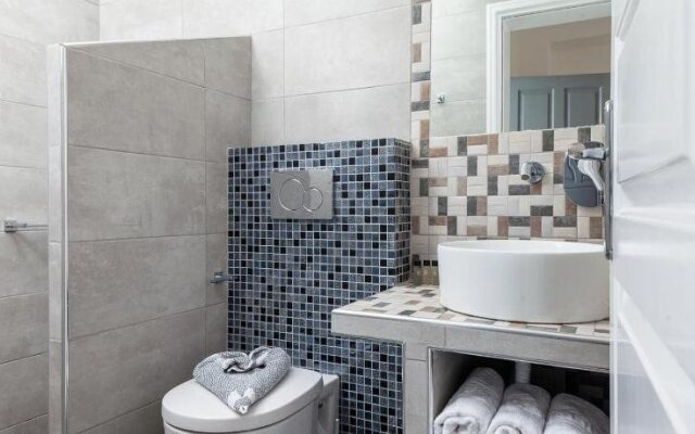 Avraki Rooms & Studios