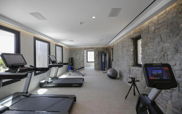 Aeonic Suites and Spa