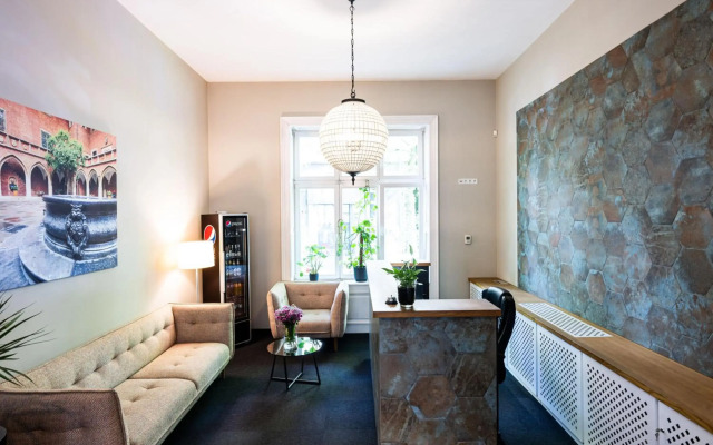 Home ApartHotel