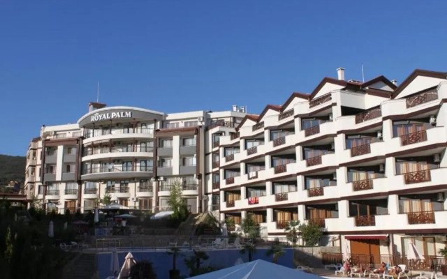 Royal Palm Apart Hotel