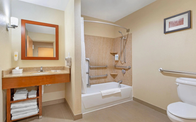 Comfort Suites Oxford I-20 exit 188