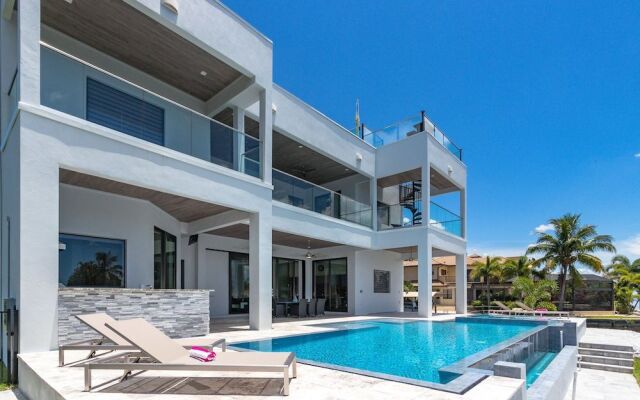 Villa Cosmopolitan by Vacationhit