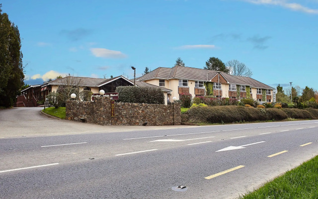 The Cedar Lodge Hotel and Restaurant